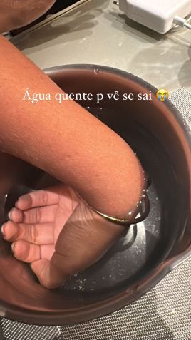Cantora mostra saga para conseguir retirar pulseira de luxo / Reprodução/Ludmilla/Instagram