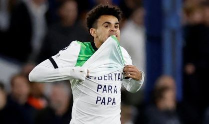 Em jogo do Liverpool, Luis Díaz implora pela liberdade do pai sequestrado