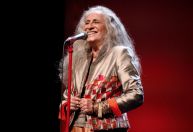 Maria Bethânia vai encerrar turnê “Fevereiros” com show em São Paulo