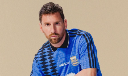 Messi veste camisa "retrô" usada por Maradona em 94; veja fotos