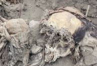 Arqueólogos encontram múmias de crianças com pelo menos 1.000 anos no Peru