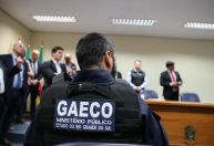 Operação afasta dez funcionários públicos por fraude em contratos no RS