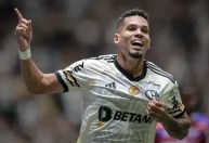 Paulinho, do Atlético-MG, se manifesta sobre ataques nas redes: “A luta é diária”