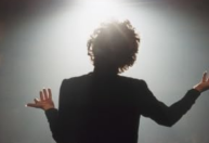Produtores de cinema defendem recriar voz de Edith Piaf por Inteligência Artificial