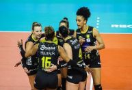 Vôlei: Praia Clube bate Blumenau e vence mais uma na Superliga Feminina