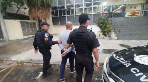 homem é preso por esfaquear filho da ex-companheira no Rio
