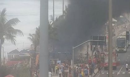 RJ: Incêndio atinge quiosque na Barra da Tijuca