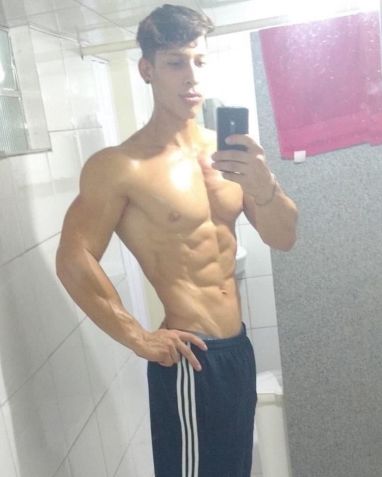 Ramon Dino pratica atividades físicas desde a adolescência / Reprodução