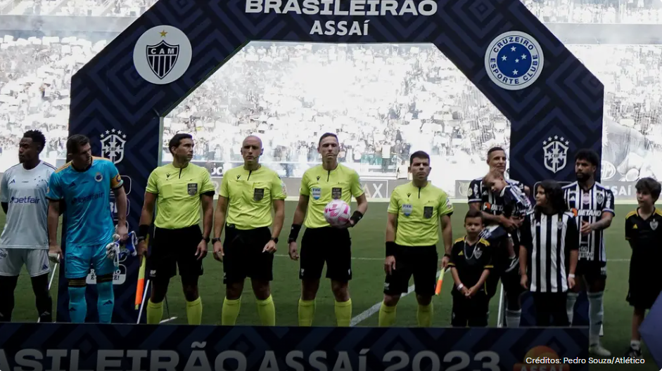 Ramon Abatti apitou o primeiro clássico da história na Arena MRV