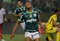 Vasco entra na disputa com Atlético-MG e Fluminense por Rony