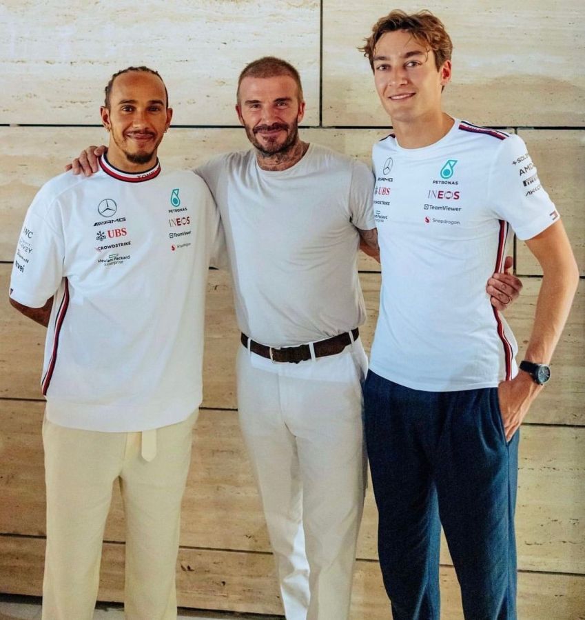 David Beckham, ex-jogador de futebol, com os pilotos Lewis Hamilton e George Russell. / Reprodução / Redes Sociais