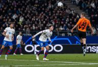 Champions League: Barcelona perde para Shakthar, que sonha com vaga mesmo “sem casa”
