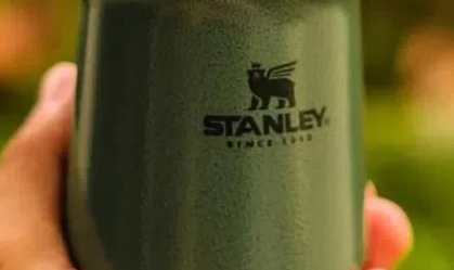 Copo Stanley tem chumbo? Entenda os riscos do metal para a saúde