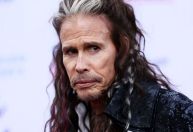 Steven Tyler é novamente processado por crime sexual envolvendo menor