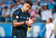 Comprimidos e Voltaren injetável: como Suárez suportou temporada no Grêmio