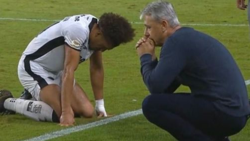 Tiago Nunes e Adryelson lamentam o gol sofrido no último minuto diante do Coritiba