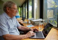 Brasileiro quer se aposentar mais cedo e ganhar R$ 22 mil por mês, diz XP