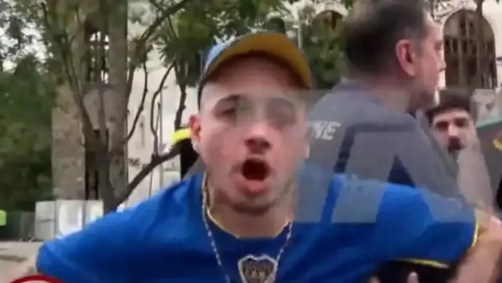 Torcedor do Boca Juniors pratica ato racista em emissora da argentina