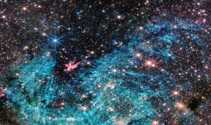 O instrumento NIRCam do Telescópio Espacial James Webb da NASA revela uma porção do núcleo denso da Via Láctea sob uma nova luz