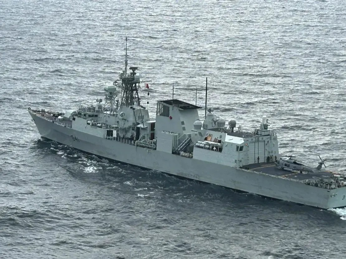 231125091105-02-hmcs-ottawa-taiwan-strait