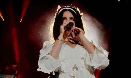 Lana Del Rey receberá prêmio de Compositora Ícone da NMPA