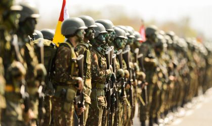 Exército amplia número de adidos no exterior