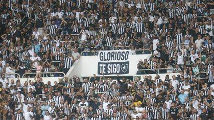 Torcida do Botafogo no estádio Nilton Santos