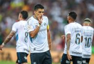 Suárez se despede do Grêmio com vitória e gol de cavadinha contra o Fluminense