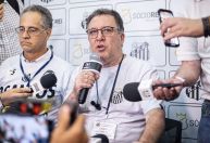 Marcelo Teixeira chora e diz que Santos não utilizará camisa 10 na Série B