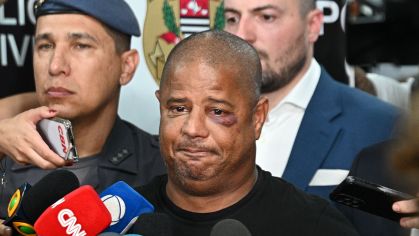 Marcelinho Carioca concede em coletiva após sequestro