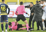 Federação Turca suspende todos jogos da liga após soco em árbitro