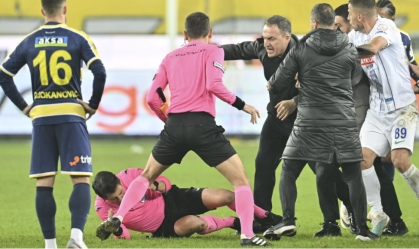 Federação Turca suspende todos jogos da liga após soco em árbitro