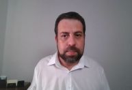 Boulos diz à CNN que escolha de vice ficou para 2024, e cita Ana Estela Haddad e Marta Suplicy