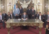 Argentina: após dia de protestos, Milei faz pronunciamento e anuncia medidas econômicas