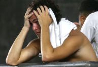 Rebaixamento do Santos termina com bombas e protestos na Vila Belmiro