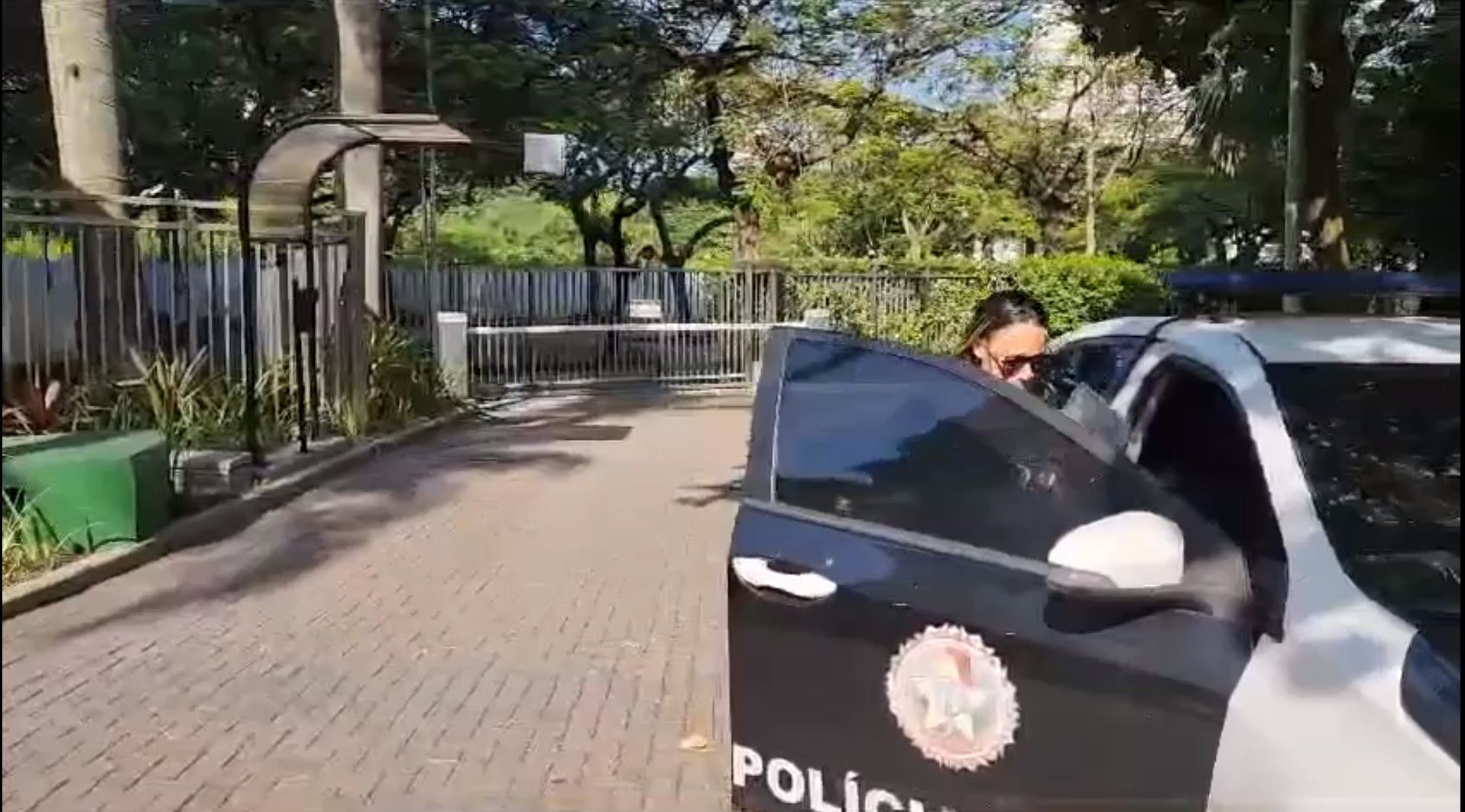 Polícia cumpriu mandados de busca e apreensão nas casas dos estudantes