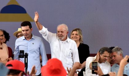 "Fato histórico", afirma Lula sobre aprovação da reforma tributária