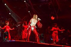 Luísa Sonza em show no Réveillon de Copacabana neste domingo