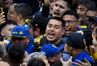Ídolo e presidente do Boca Juniors, Riquelme “ganhou” vexame de aniversário