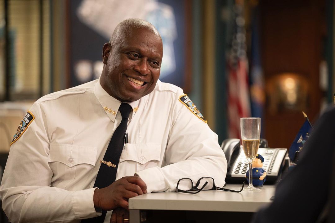 Andre Braugher como o Capitão Holt em "Brooklyn Nine-Nine"