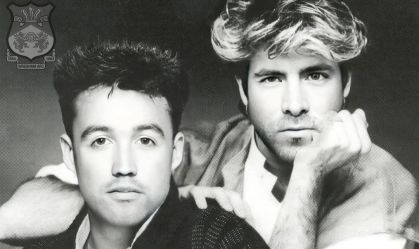 Ryan Reynolds e Rob McElhenney recriam capas famosas do Wham!; veja