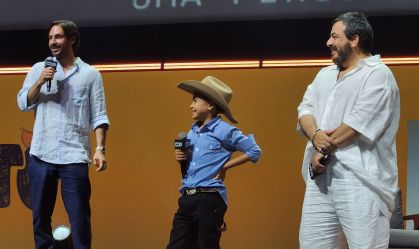 Marcos Saraiva, da Mauricio de Sousa Produções, ao lado dos atores Isaac Amendoim e Luis Lobianco