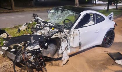 Vídeo: Porsche fica destruído após bater a 250 km/h em Belo Horizonte