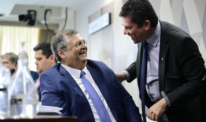 Dino e Moro se abraçam e riem durante sabatina no Senado; saiba o que foi dito