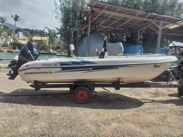 Lancha Mobydick, onde o escritor saiu pra pescar antes de desaparecer em Florianópolis / Corpo de Bombeiros de Santa Catarina