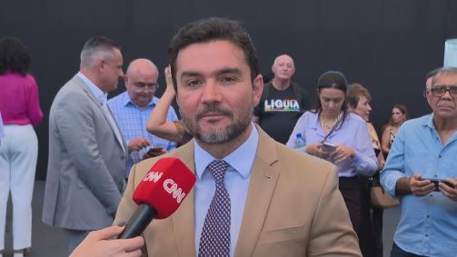 Ministro do Turismo, Celso sabino, durante entrevista à CNN nesta sexta-feira (15)