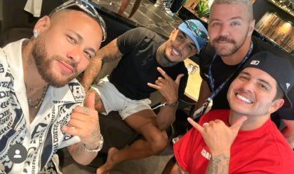 Neymar faz fisioterapia no cruzeiro "Ney em Alto Mar"; veja vídeo