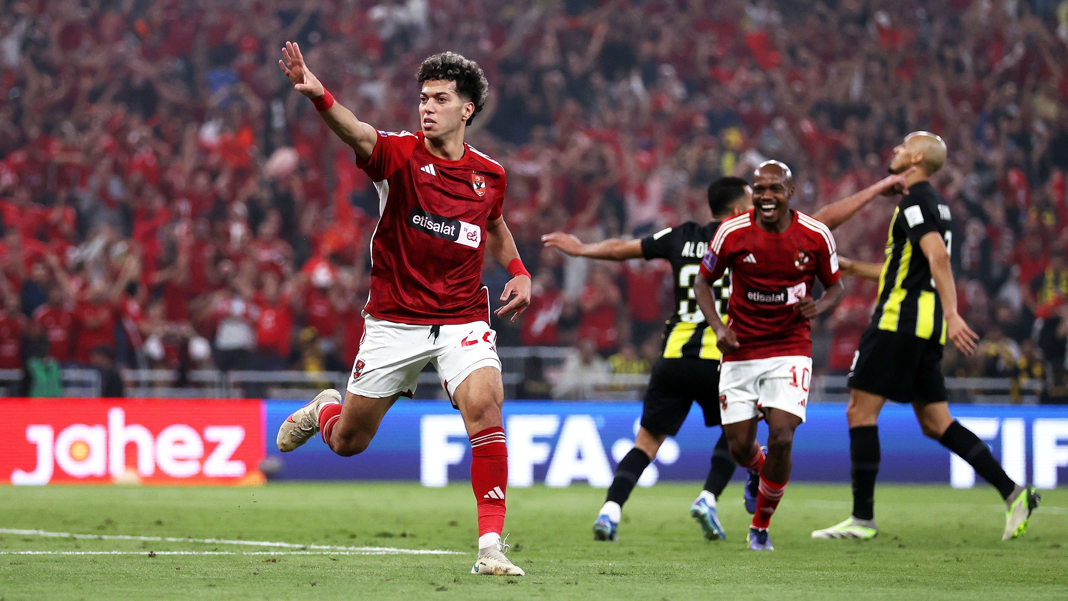 Ashour comemora o terceiro gol do Al Ahly sobre o Al Ittihad no Mundial de Clubes