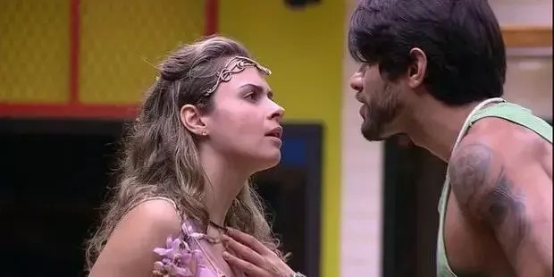 Após discussão acalorada, Ana Paula foi expulsa por bater no rosto de Renan no BBB16 / Reprodução/Internet