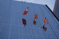 Avenida Paulista é palco de apresentação de balé vertical a 63 metros de altura